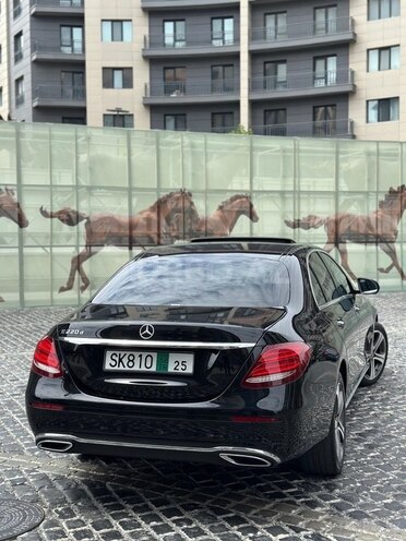 Mercedes E 220 d 4MATIC 2019, 145,500 km - 2.0 l - Bakı