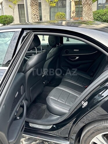 Mercedes E 220 d 4MATIC 2019, 145,500 km - 2.0 l - Bakı