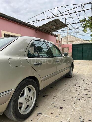 Mercedes E 230 1999, 400,000 km - 2.3 l - Bakı