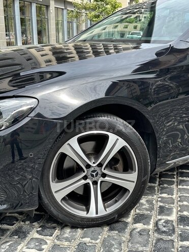 Mercedes E 220 d 4MATIC 2019, 145,500 km - 2.0 l - Bakı