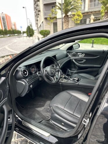 Mercedes E 220 d 4MATIC 2019, 145,500 km - 2.0 l - Bakı