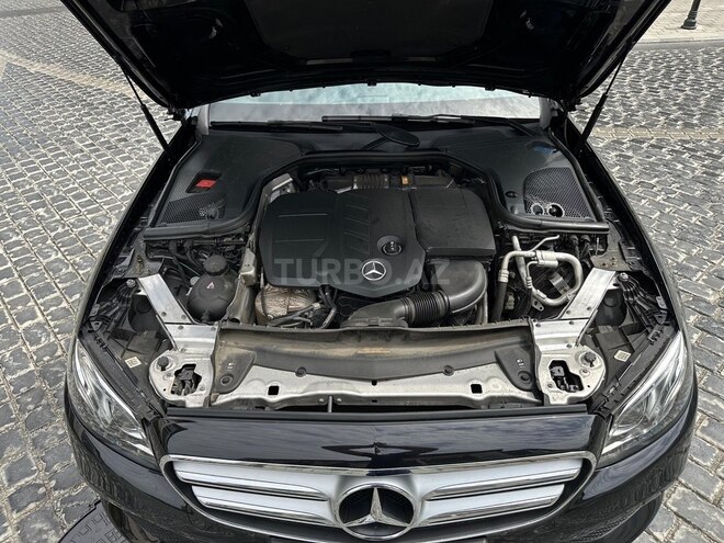 Mercedes E 220 d 4MATIC 2019, 145,500 km - 2.0 l - Bakı