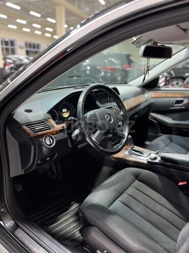 Mercedes E 220 d 2011, 250,000 km - 2.2 л - Sumqayıt