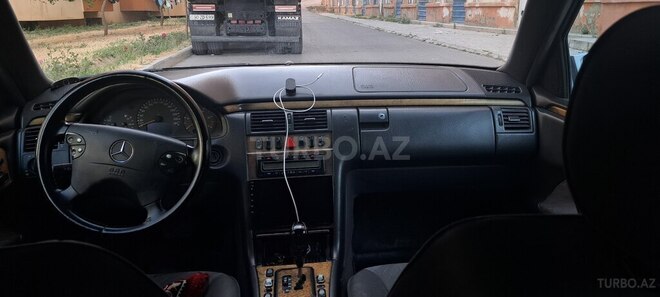 Mercedes E 220 d 2000, 473,466 km - 2.2 л - Bakı