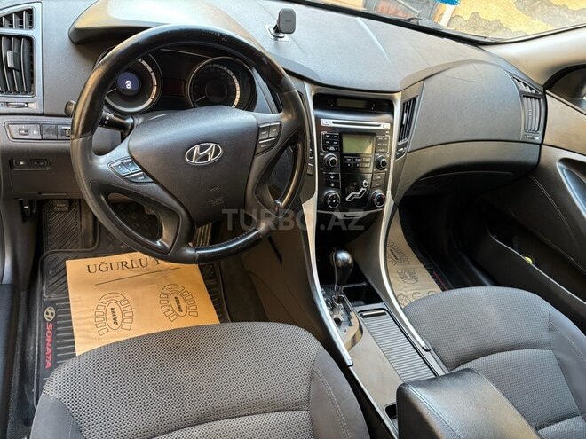 Hyundai Sonata-5