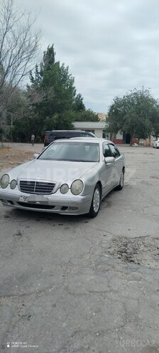 Mercedes E 220 d 2001, 357,000 km - 2.2 л - Sumqayıt