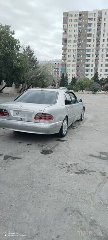 Mercedes E 220 d 2001, 357,000 km - 2.2 л - Sumqayıt