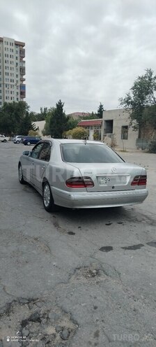 Mercedes E 220 d 2001, 357,000 km - 2.2 л - Sumqayıt