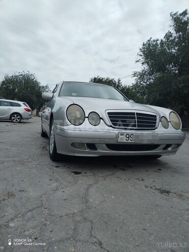 Mercedes E 220 d 2001, 357,000 km - 2.2 л - Sumqayıt