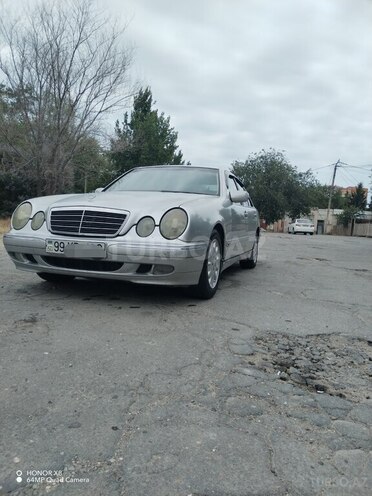 Mercedes E 220 d 2001, 357,000 km - 2.2 л - Sumqayıt