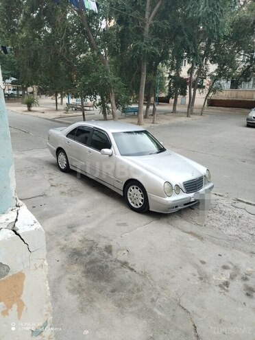 Mercedes E 220 d 2001, 357,000 km - 2.2 л - Sumqayıt