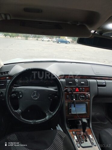 Mercedes E 220 d 2001, 357,000 km - 2.2 л - Sumqayıt