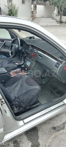 Mercedes E 220 d 2001, 357,000 km - 2.2 л - Sumqayıt