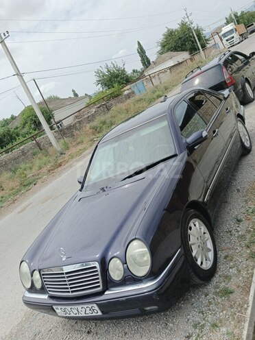 Mercedes E 240 1998, 366,500 km - 2.4 l - Sumqayıt