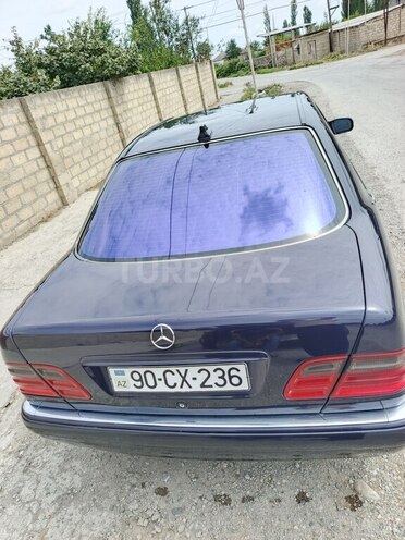 Mercedes E 240 1998, 366,500 km - 2.4 l - Sumqayıt