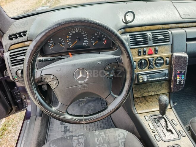 Mercedes E 240 1998, 366,500 km - 2.4 l - Sumqayıt