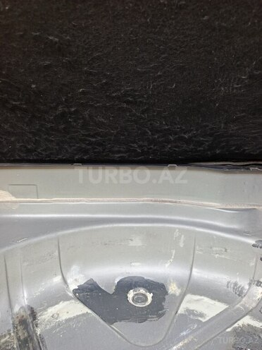 Mercedes E 240 1998, 366,500 km - 2.4 l - Sumqayıt
