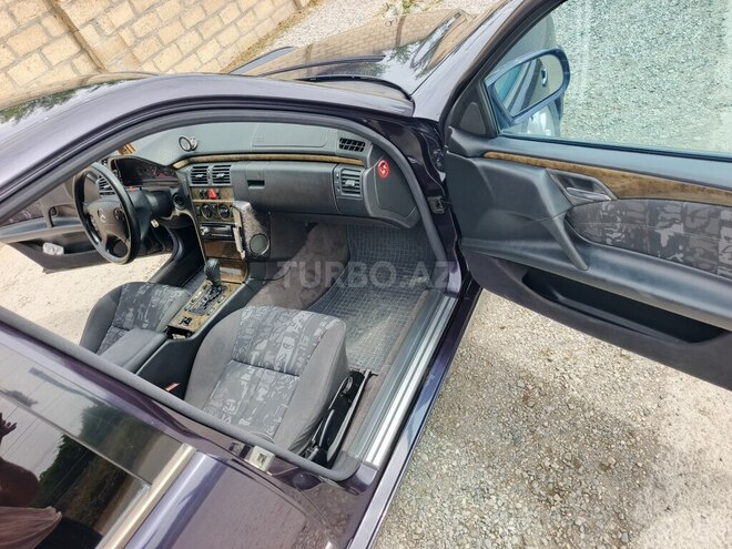Mercedes E 240 1998, 366,500 km - 2.4 l - Sumqayıt
