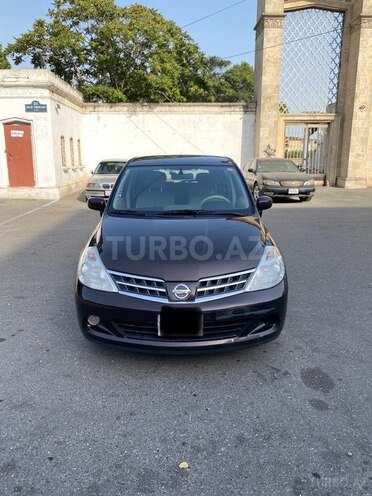 Nissan Tiida-1