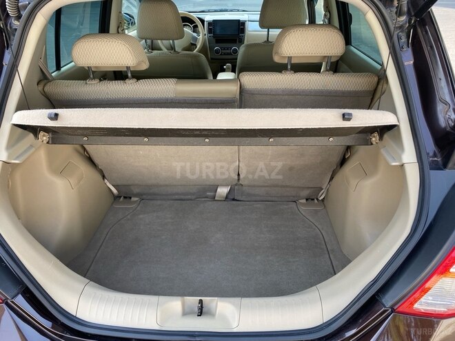 Nissan Tiida-6