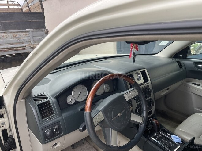 Chrysler 300C-2