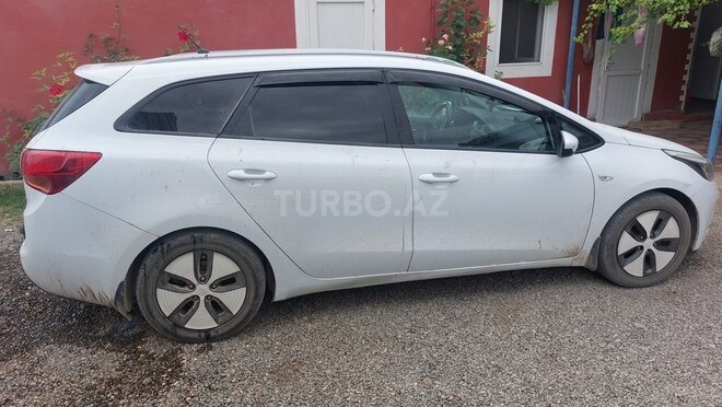 Kia Ceed 2013, 278,000 km - 1.4 l - Bərdə