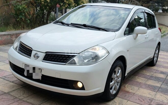 Nissan Tiida-5