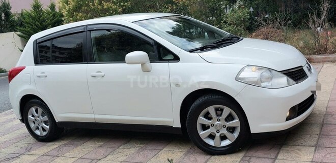 Nissan Tiida-11