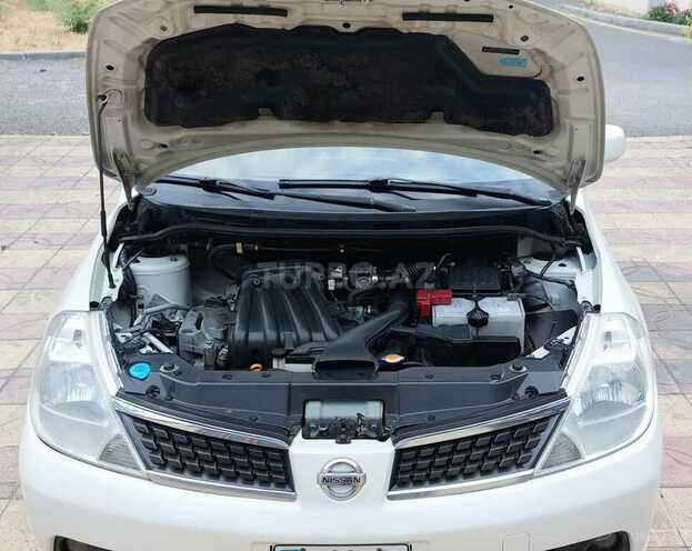 Nissan Tiida-19