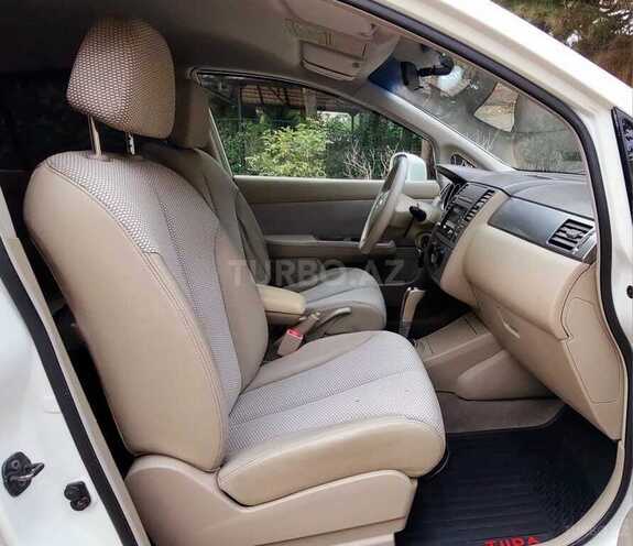 Nissan Tiida-14