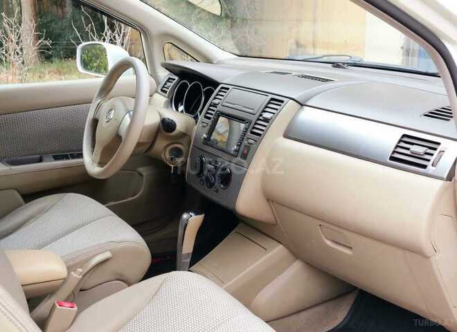 Nissan Tiida-18