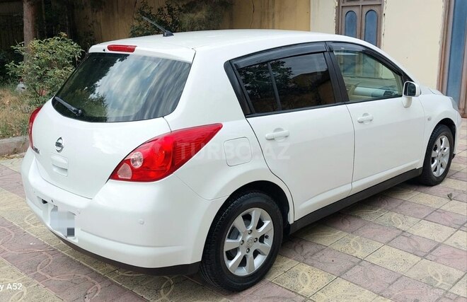 Nissan Tiida-4