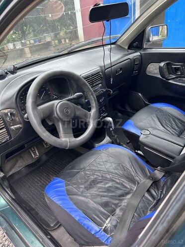 Volkswagen Polo 1996, 226,900 km - 1.6 l - Masallı