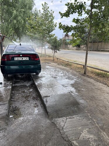 Volkswagen Polo 1996, 226,900 km - 1.6 l - Masallı