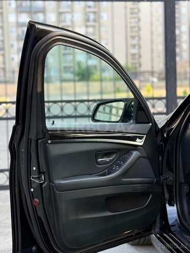 BMW 528 2015, 273,588 km - 2.0 l - Gəncə