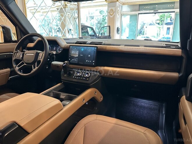 Land Rover Defender-10