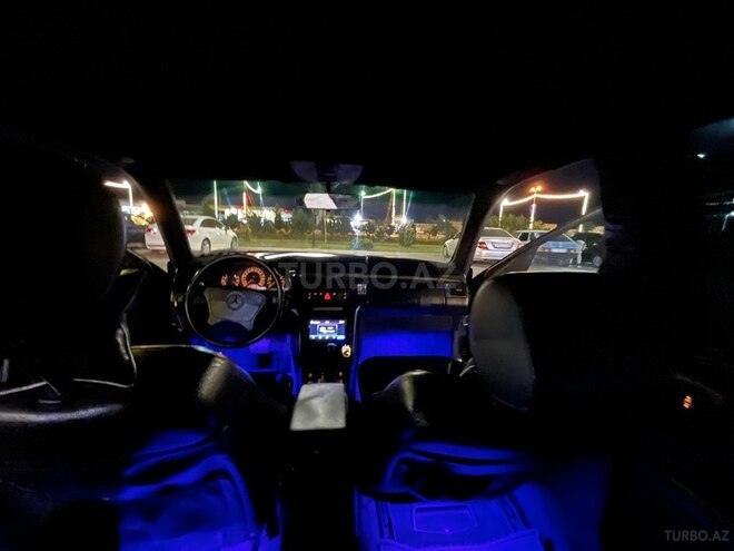 Mercedes E 280-13
