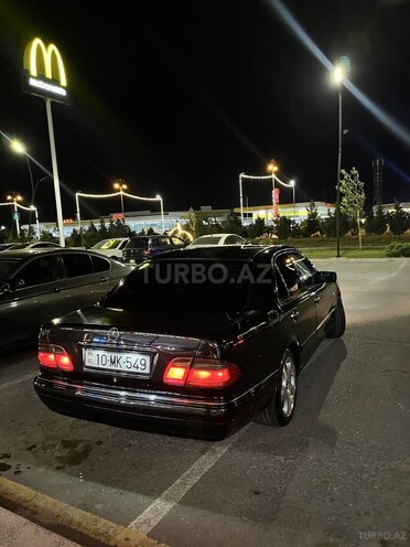 Mercedes E 280-6