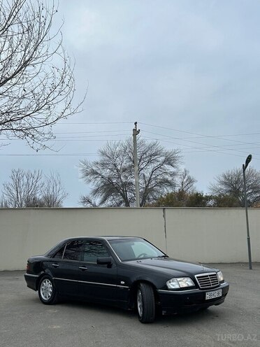Mercedes  1998, 419,387 km - 1.8 l - Salyan