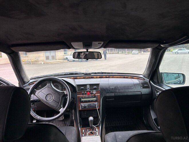 Mercedes  1998, 419,387 km - 1.8 l - Salyan