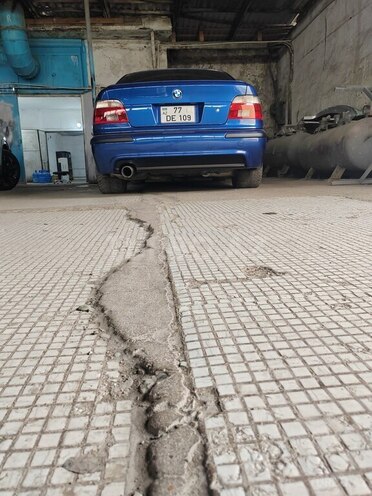 BMW 525 2002, 272,000 km - 2.5 l - Bakı