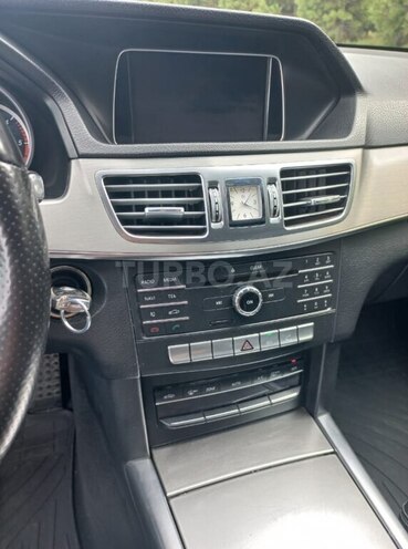 Mercedes E 220-10