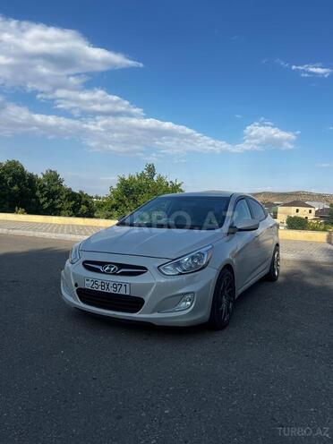 Hyundai Accent 2015, 149,000 km - 1.6 l - Göygöl