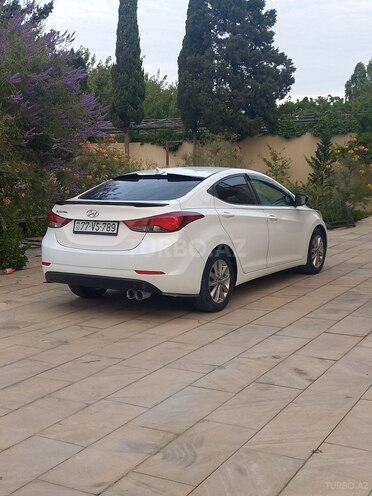 Hyundai Elantra-8