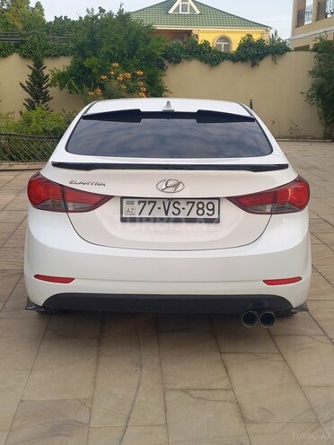Hyundai Elantra-14