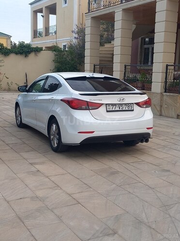 Hyundai Elantra-9