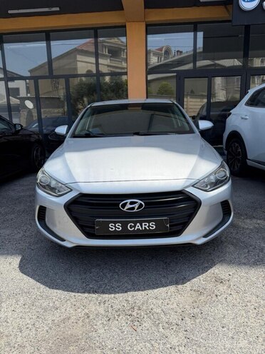 Hyundai Elantra-1