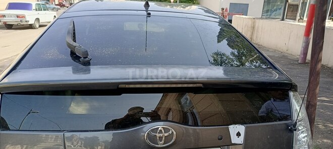Toyota Prius-11