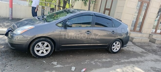 Toyota Prius-4