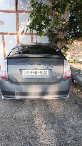 Toyota Prius-13